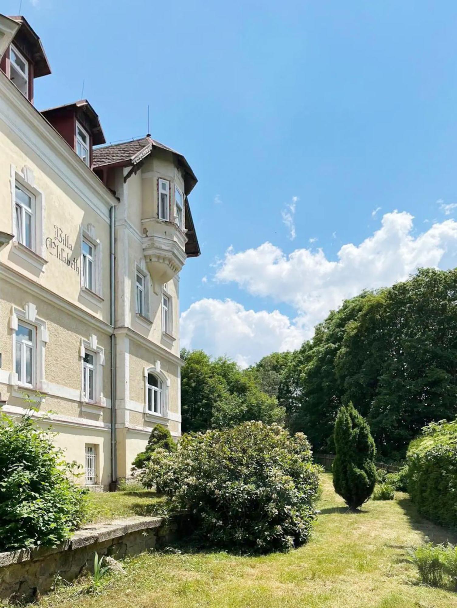 Golf Apartment Villa Elisabeth Mariánské Lázně Exteriör bild